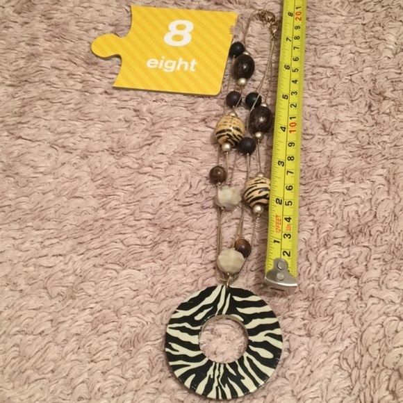 ZEBRA STRIPE Beaded Necklace - Picture 4 of 4